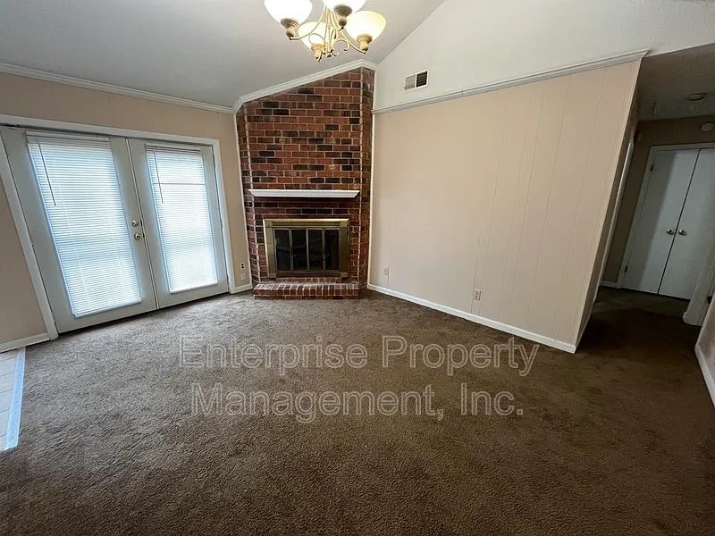 3 bed, 1.5 bath, 1145 sqft, $1,095 — Photo 4