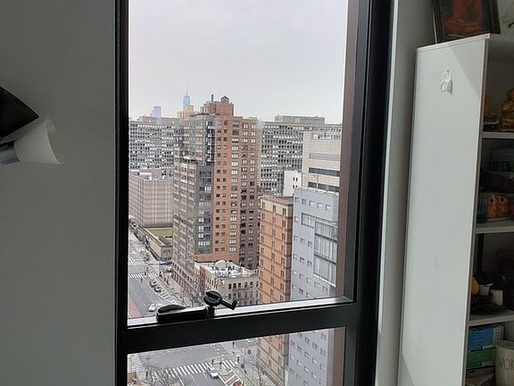 5th image of 626 1st Ave APT W18h