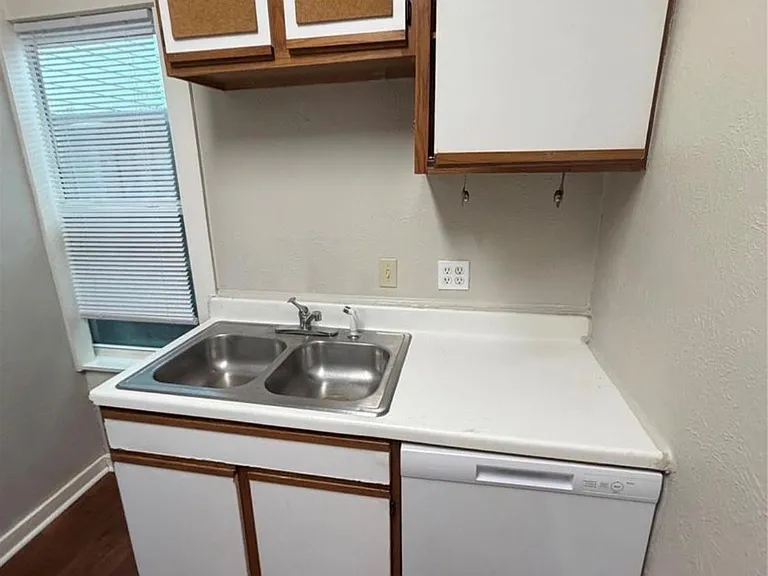 3403 Yupon St #2 — Photo 9
