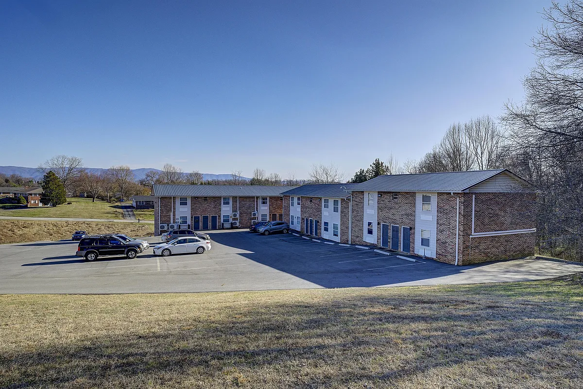 Building Photo - 112 Becky Dr #221