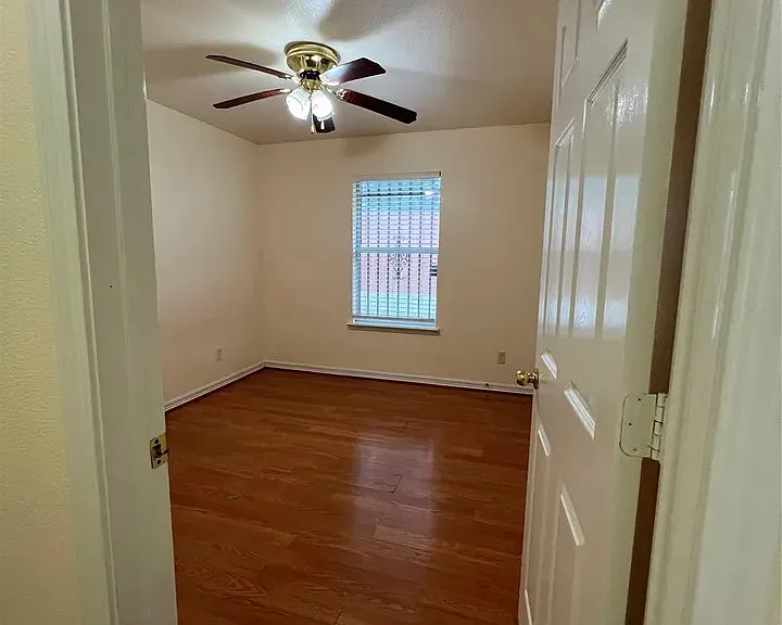 1408 California Pkwy N — Photo 10