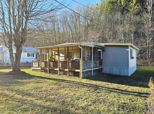 1367 Lorton Lick Rd, Bluefield, WV 24701