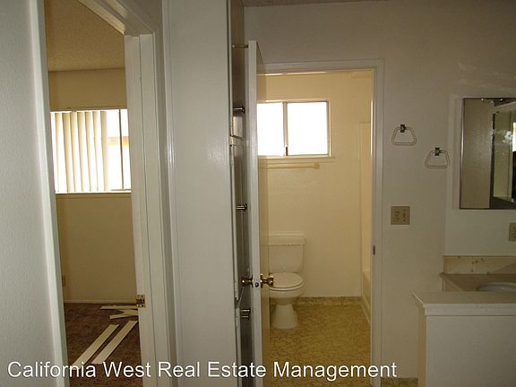 4th image of 1346 Galleon Way APT C