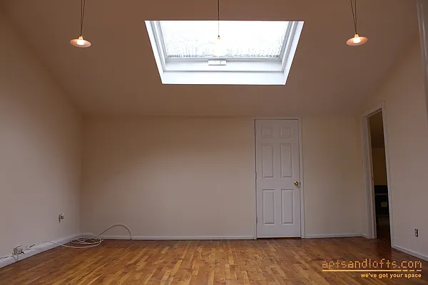 Rented by aptsandlofts.com | media 20