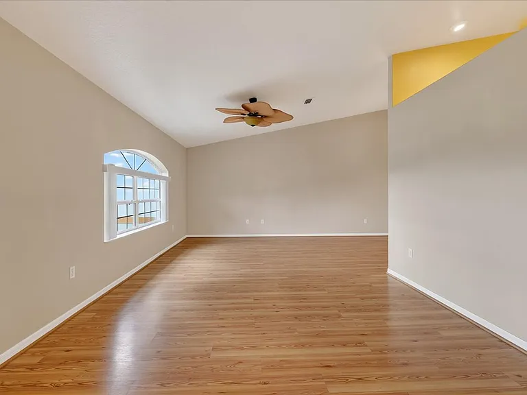 28 Princeton Ln — Photo 20