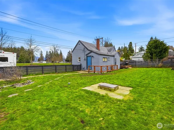 238 N Washington Avenue, Arlington, WA 98223