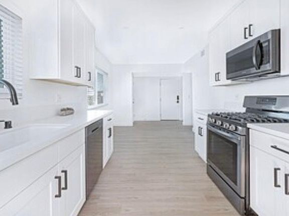 3rd image of 11602 Freeman Ave #C