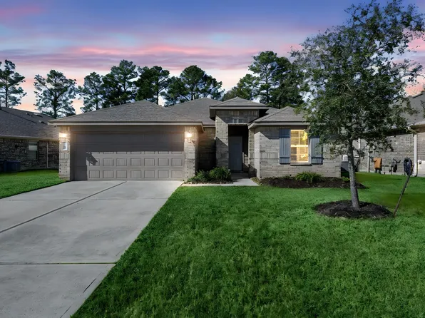 2350 Strong Horse Dr, Conroe, TX 77301