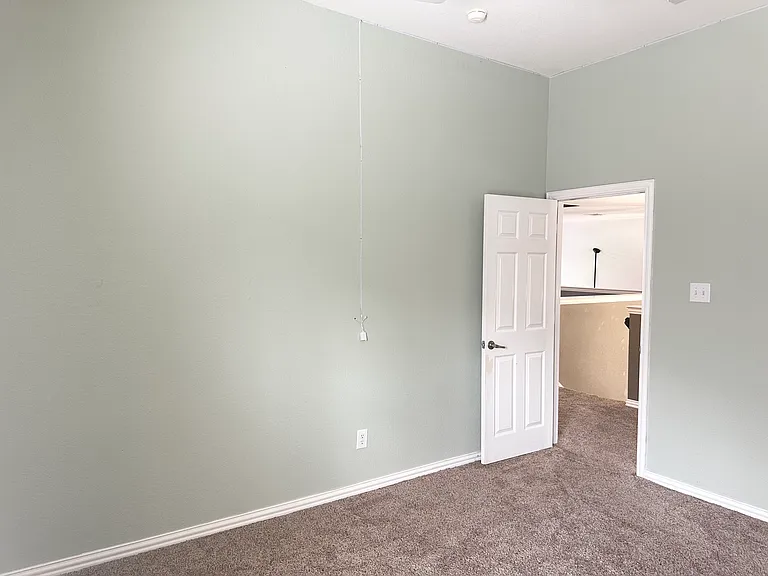 806 Cascades Dr — Photo 45