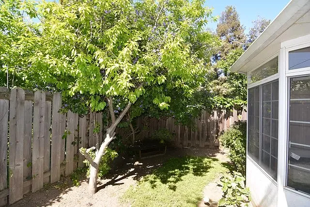 4181 Blewett St — Photo 6