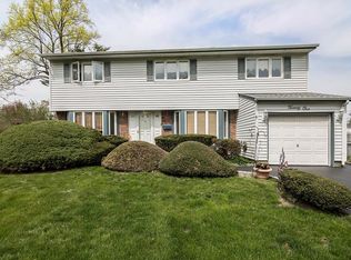 21 Shirley Ct, Commack, NY 11725