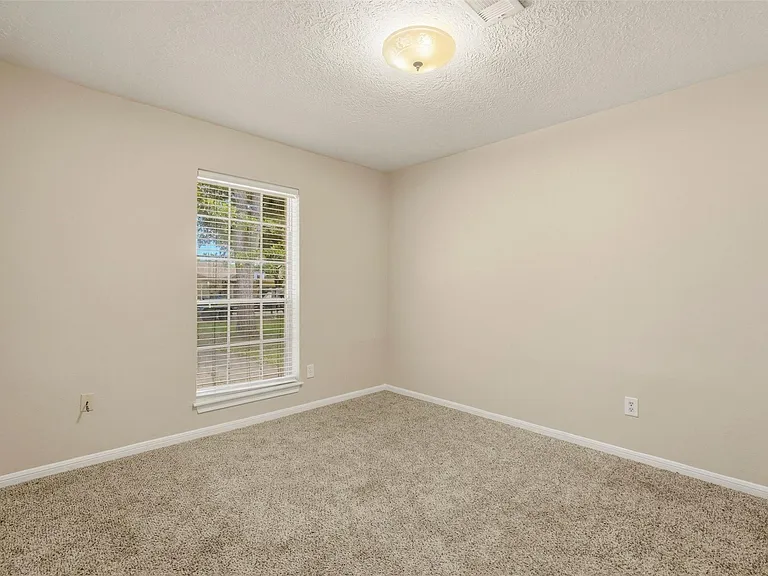 810 Sunnybrook Ln — Photo 23