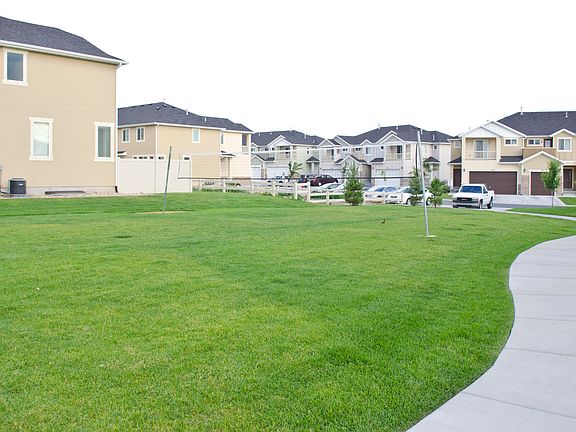 3rd image of 3245 W Desert Lily Dr