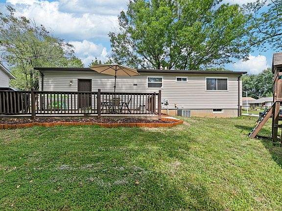 5th image of 4012 Mary Ridge Ln