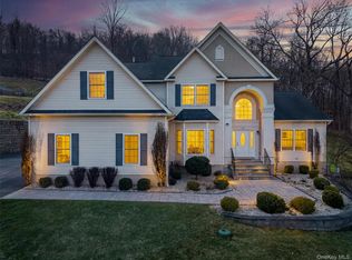 2 Pond Ridge Crossing, Newburgh, NY 12550