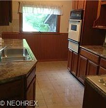 4th image of 676 Riverview Dr