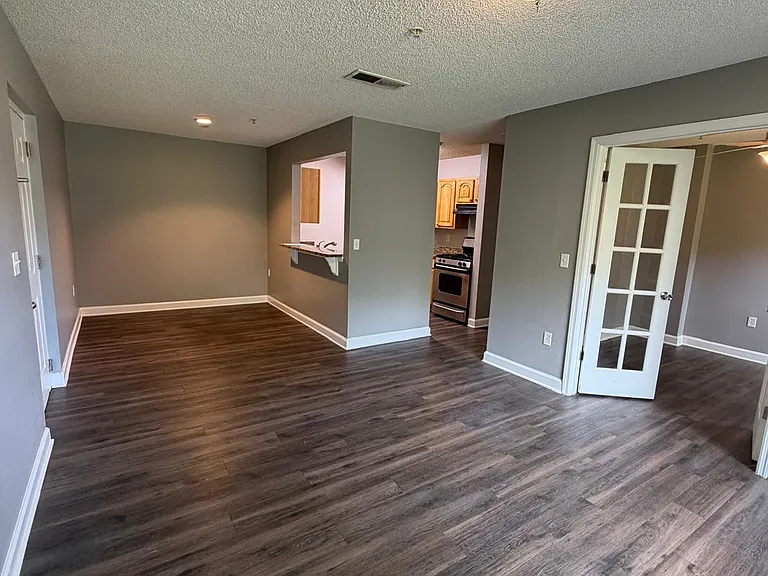 2025 Dixie Belle Dr #J — Photo 4