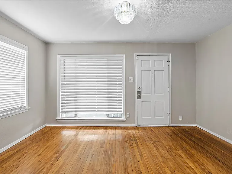 3504 Mission St — Photo 11