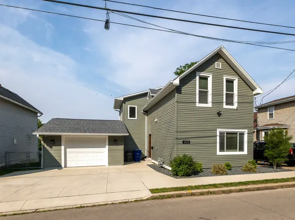 2615 Pinard St, Dubuque, IA 52001