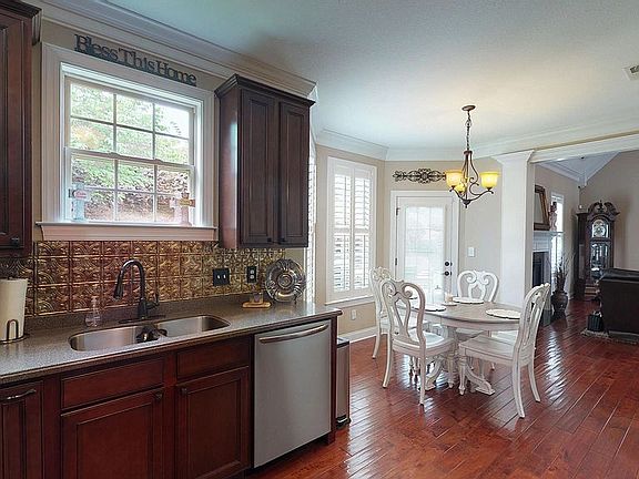 5th image of 2612 Beaver Trace Ln