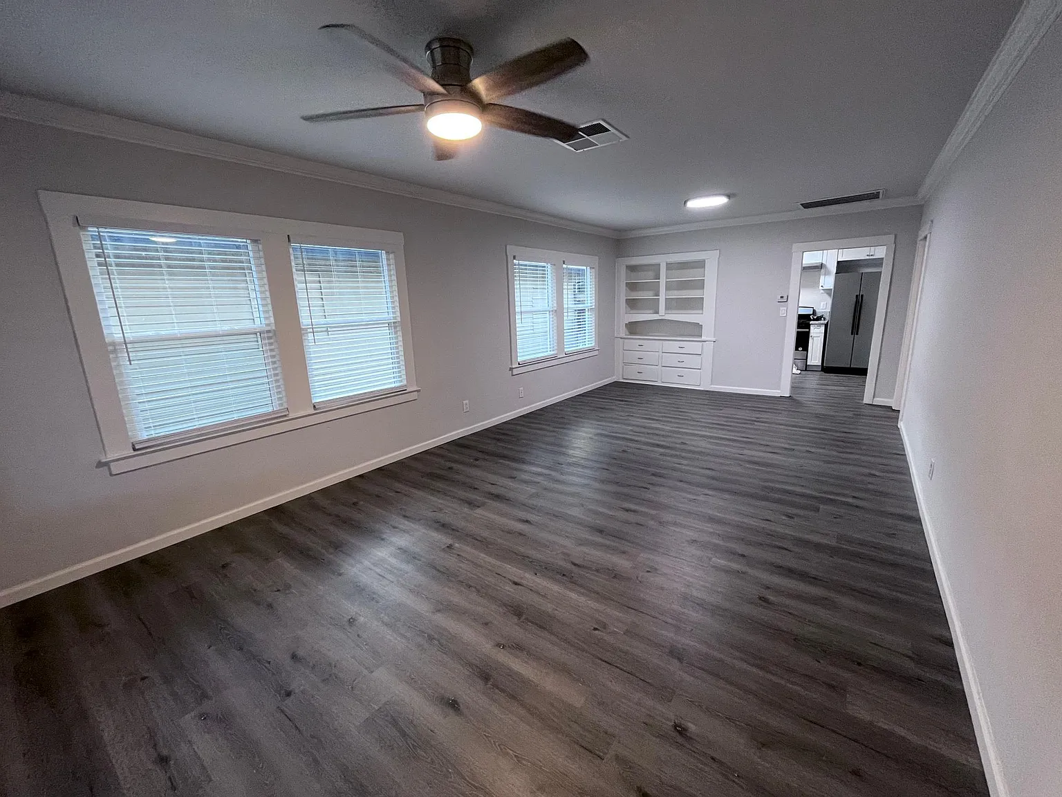 2 bed, 930 sqft, $2,200 — Photo 3