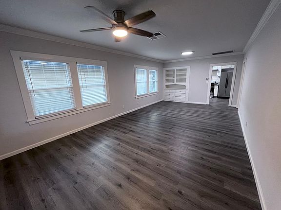 3rd image of 3135 42nd St