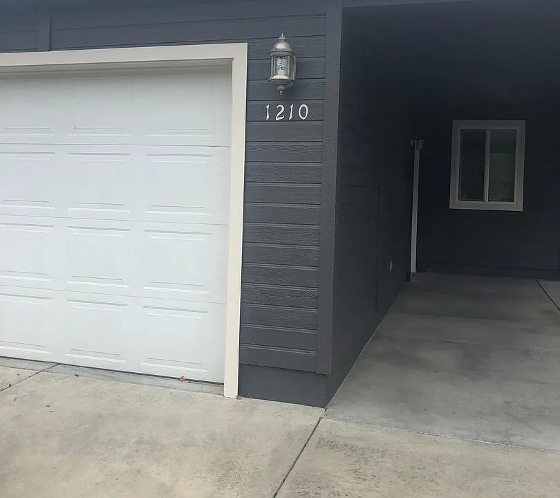 R1210 SW Sun Glo Dr #R1212