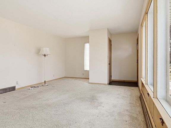 3rd image of 5222 Mead ROAD