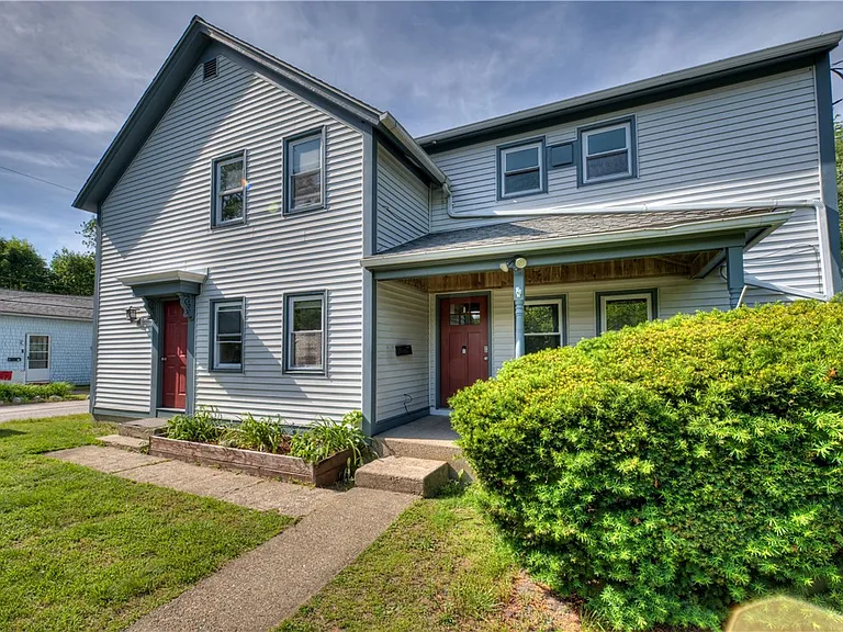 535 Ten Rod Rd #B — Photo 1