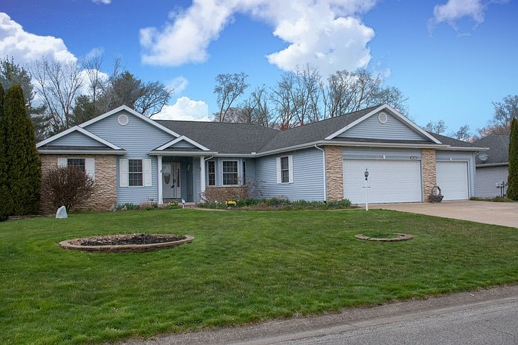 1st image of 10123 Heather Brooke Dr