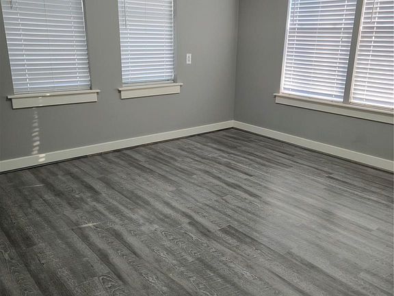 5th image of 402 4th St