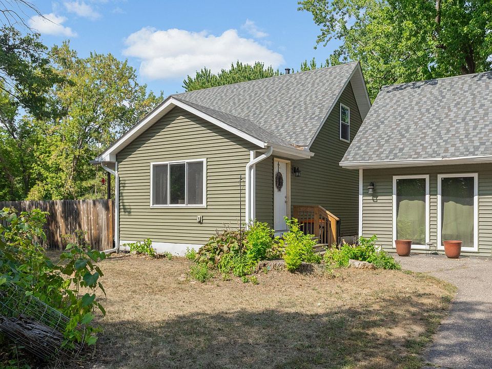 1st image of 1501 4th St E