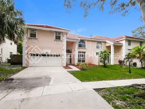 10225 Panama St, Hollywood, FL 33026