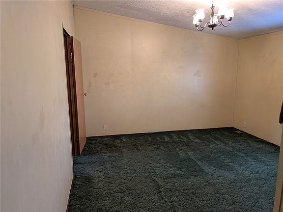 4th image of 107 W Crawford St