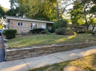 775 Northmoor Rd, Lake Forest, IL 60045