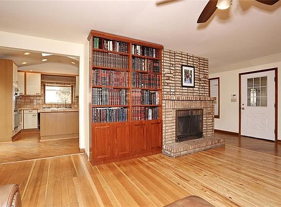 5th image of 4 Briarwood Ln
