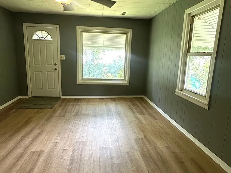 2632 W Lincoln St — Photo 5