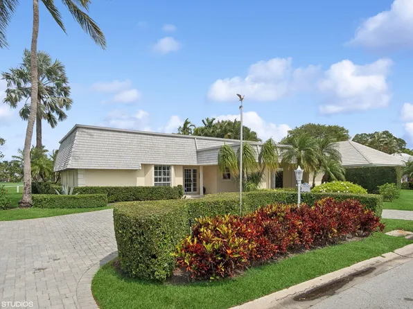 371 Villa Drive S, Atlantis, FL 33462