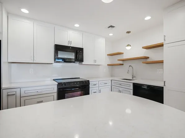 50 Watertown St APT 408, Watertown, MA 02472