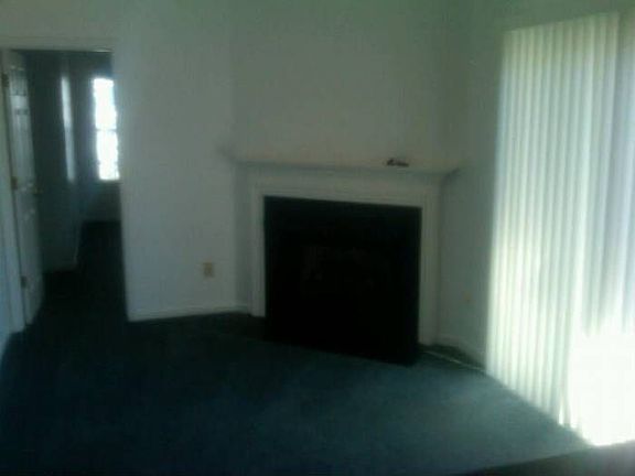 5th image of 2213 Collier Dr