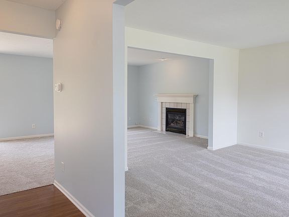 5th image of 6845 Lake Bluff Dr NE