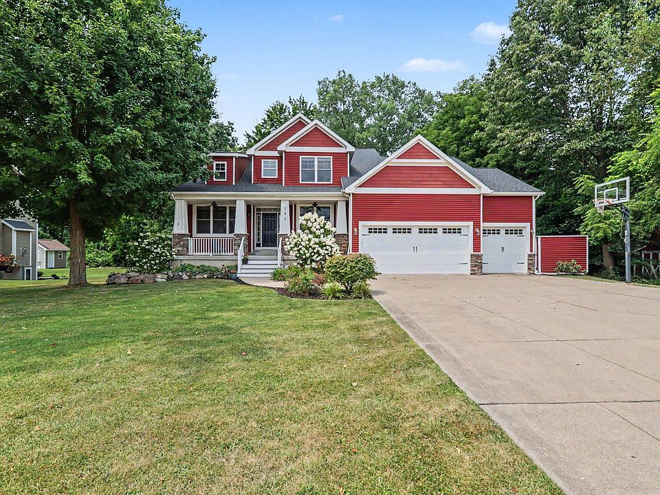 1st image of 182 Woodhaven Dr