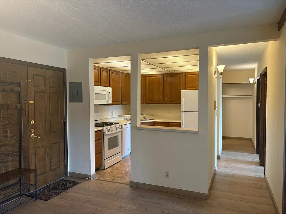 6730 Vernon Ave S #407