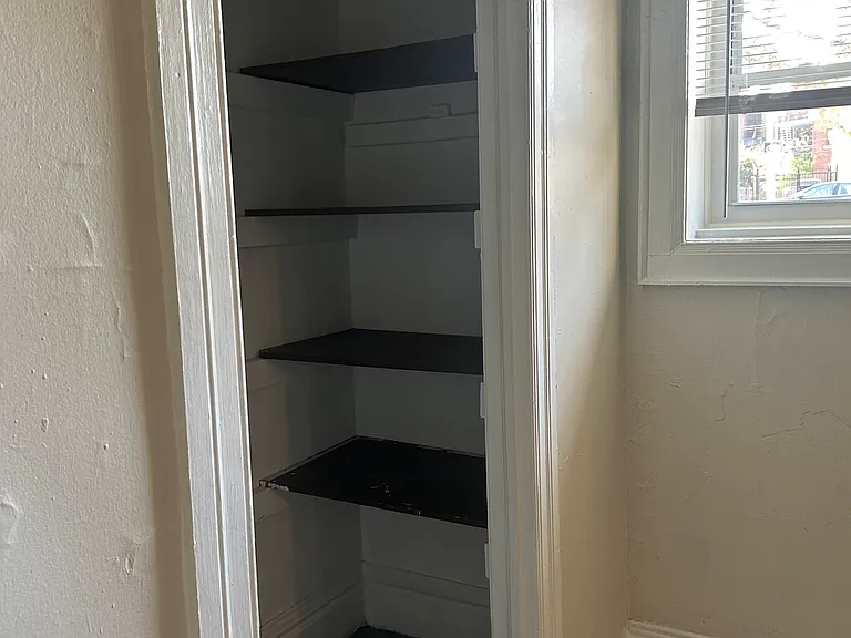 4762 2nd Ave #B1 — Photo 6