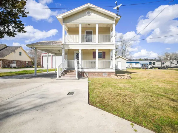 912 Bayou Dr, Pierre Part, LA 70339