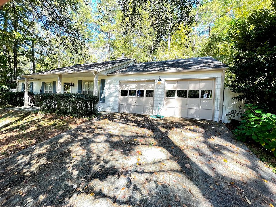 1st image of 121 River Oaks Dr