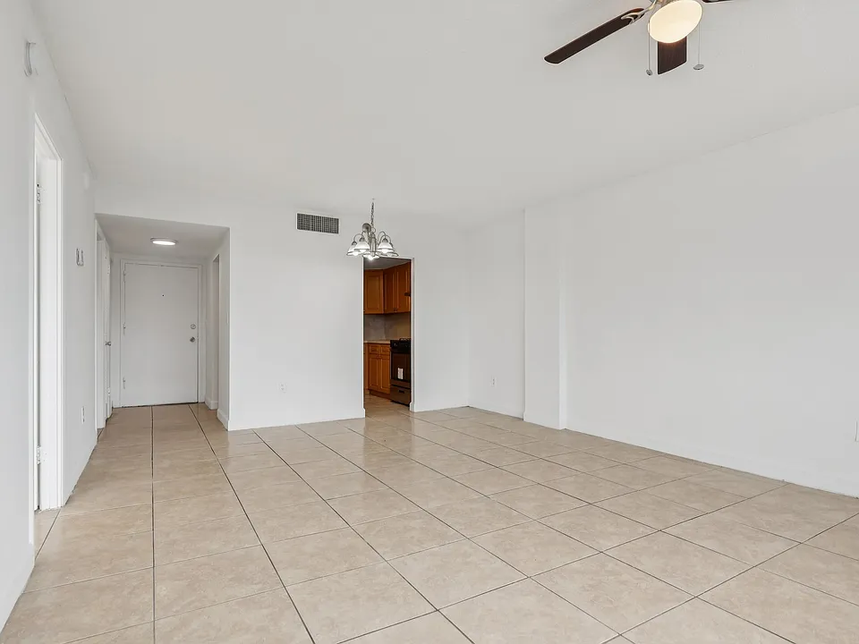 1 Bed 1.5 Bath Unit