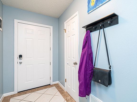 3rd image of 271 Echo Cir