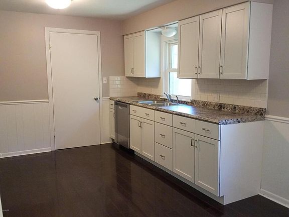 3rd image of 129 Elm Ln