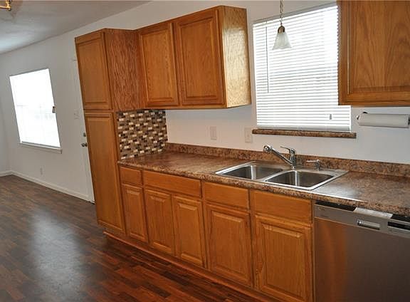4th image of 318 Weaver Dr